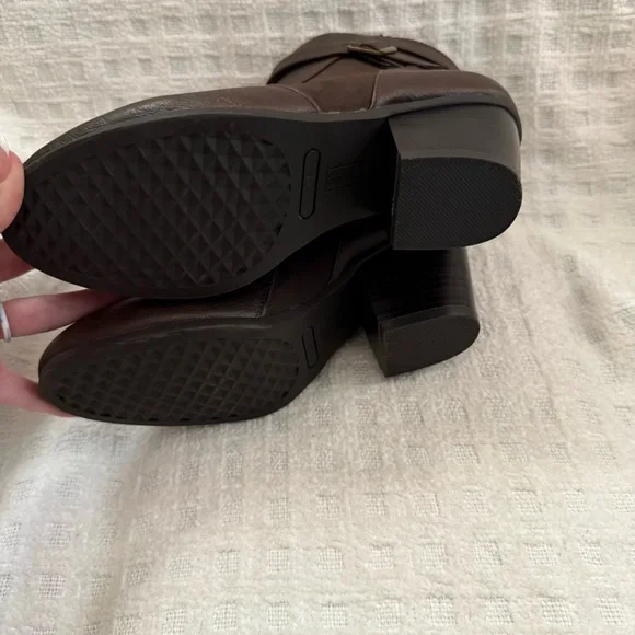 A2 Aerosoles Ankle Boots Invitation Brown Faux Leather Side Zip Heels - Picture 9 of 14